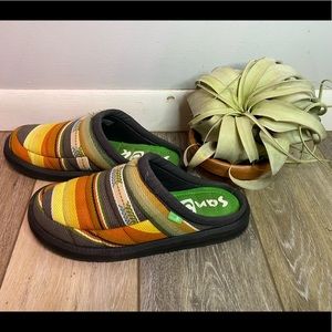 Sanuk Tribal Slip ons